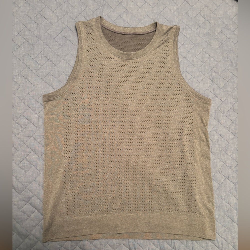 Gray Lululemon women’s tank top